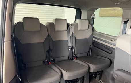 Volkswagen Multivan, 2022 год, 5 500 000 рублей, 10 фотография