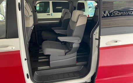 Volkswagen Multivan, 2022 год, 5 500 000 рублей, 7 фотография