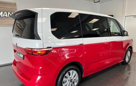 Volkswagen Multivan, 2022 год, 5 500 000 рублей, 9 фотография