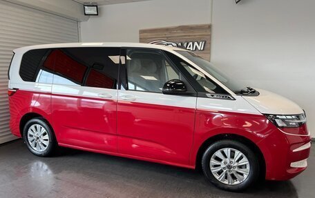 Volkswagen Multivan, 2022 год, 5 500 000 рублей, 6 фотография