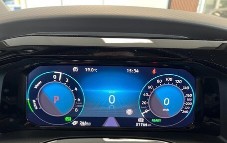 Volkswagen Multivan, 2022 год, 5 500 000 рублей, 15 фотография