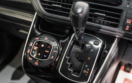 Toyota Esquire I, 2015 год, 1 830 000 рублей, 14 фотография