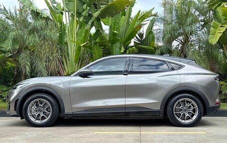 Ford Mustang Mach-E I, 2022 год, 2 300 000 рублей, 3 фотография