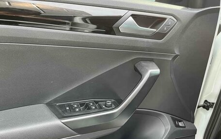 Volkswagen T-Roc I, 2022 год, 1 590 222 рублей, 18 фотография