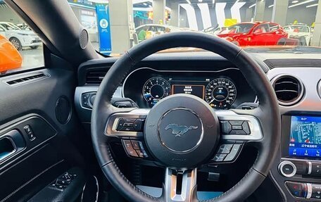 Ford Mustang VI рестайлинг, 2021 год, 3 670 000 рублей, 9 фотография