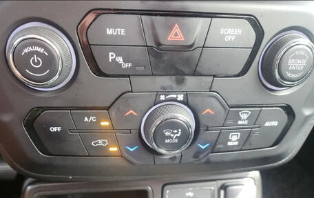 Jeep Renegade I рестайлинг, 2022 год, 1 600 000 рублей, 9 фотография