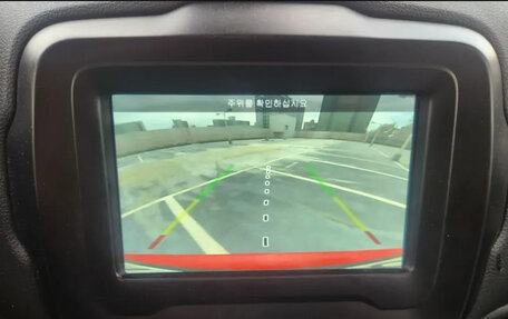 Jeep Renegade I рестайлинг, 2022 год, 1 600 000 рублей, 16 фотография