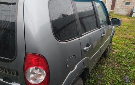 Chevrolet Niva I рестайлинг, 2010 год, 400 000 рублей, 4 фотография