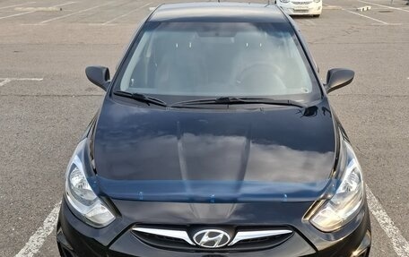 Hyundai Solaris II рестайлинг, 2012 год, 870 000 рублей, 1 фотография