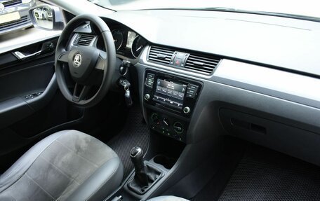 Skoda Rapid I, 2018 год, 1 050 000 рублей, 13 фотография