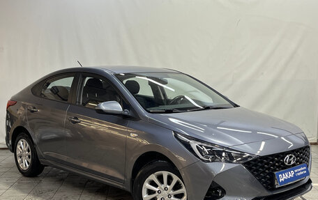 Hyundai Solaris II рестайлинг, 2021 год, 1 650 000 рублей, 3 фотография