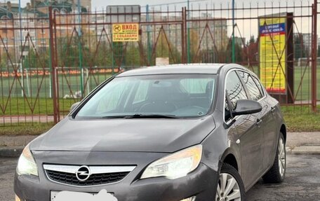 Opel Astra J, 2012 год, 650 000 рублей, 1 фотография