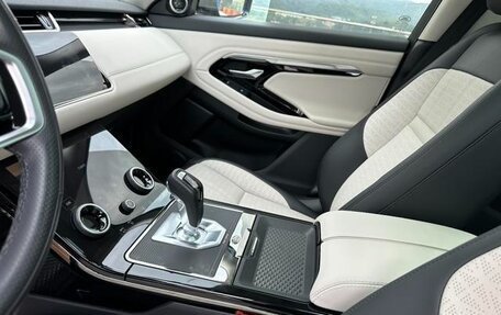 Land Rover Range Rover Evoque II, 2021 год, 2 480 000 рублей, 9 фотография