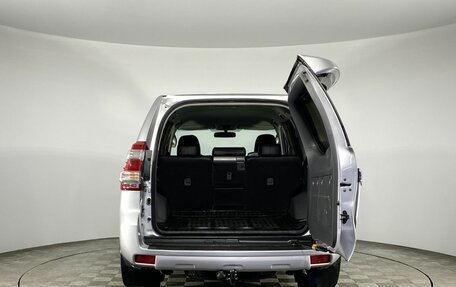 Toyota Land Cruiser Prado 150 рестайлинг 2, 2013 год, 3 080 000 рублей, 8 фотография