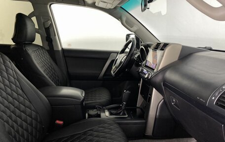 Toyota Land Cruiser Prado 150 рестайлинг 2, 2013 год, 3 080 000 рублей, 12 фотография
