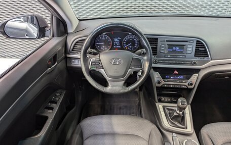 Hyundai Elantra VI рестайлинг, 2017 год, 1 050 000 рублей, 14 фотография