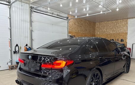 BMW 5 серия, 2018 год, 3 000 000 рублей, 2 фотография