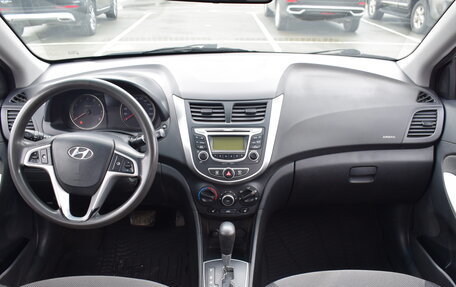 Hyundai Solaris II рестайлинг, 2013 год, 827 000 рублей, 16 фотография