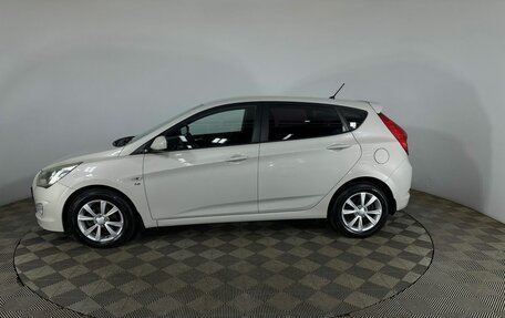 Hyundai Solaris II рестайлинг, 2015 год, 900 000 рублей, 5 фотография