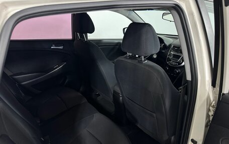 Hyundai Solaris II рестайлинг, 2015 год, 900 000 рублей, 16 фотография