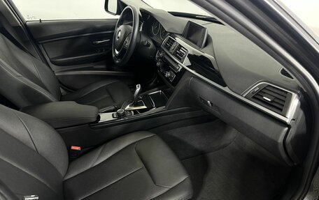 BMW 3 серия, 2018 год, 2 400 000 рублей, 14 фотография