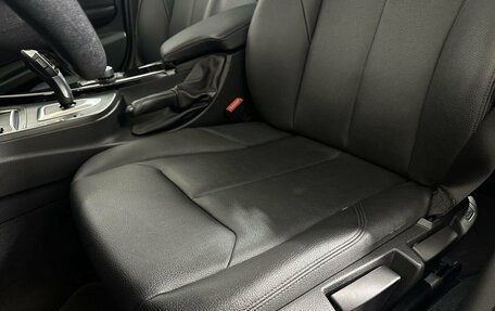 BMW 3 серия, 2018 год, 2 400 000 рублей, 10 фотография