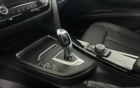 BMW 3 серия, 2018 год, 2 400 000 рублей, 13 фотография