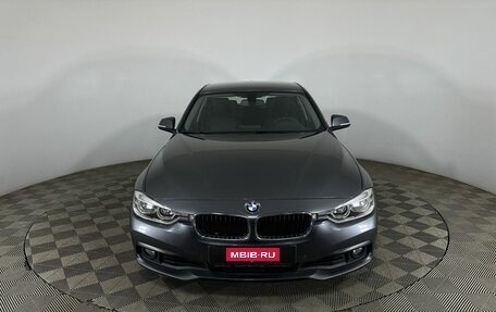 BMW 3 серия, 2018 год, 2 400 000 рублей, 2 фотография