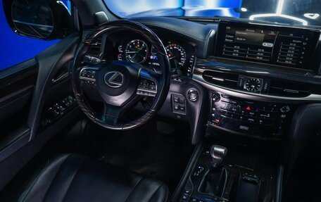 Lexus LX III, 2018 год, 9 800 000 рублей, 34 фотография
