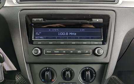Skoda Rapid I, 2014 год, 995 000 рублей, 15 фотография
