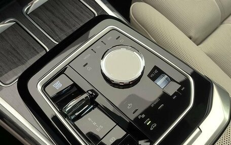 BMW 7 серия, 2025 год, 16 фотография