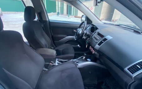 Mitsubishi Outlander III рестайлинг 3, 2007 год, 990 000 рублей, 4 фотография