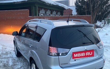 Mitsubishi Outlander III рестайлинг 3, 2007 год, 990 000 рублей, 3 фотография