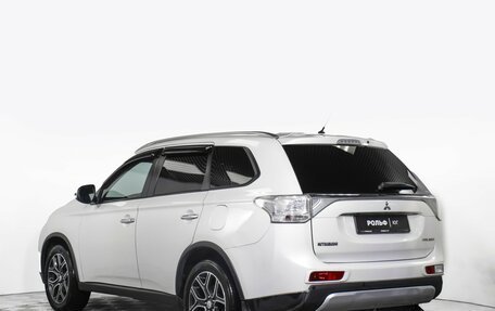 Mitsubishi Outlander III рестайлинг 3, 2014 год, 1 695 000 рублей, 7 фотография