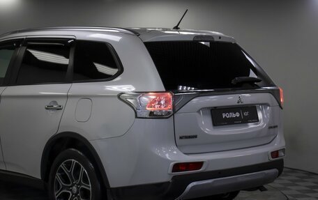 Mitsubishi Outlander III рестайлинг 3, 2014 год, 1 695 000 рублей, 21 фотография