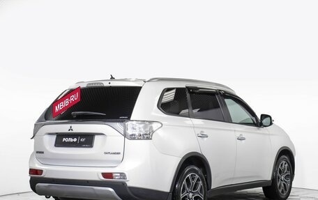 Mitsubishi Outlander III рестайлинг 3, 2014 год, 1 695 000 рублей, 5 фотография