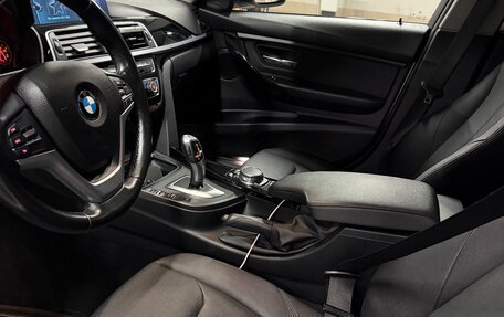 BMW 3 серия, 2017 год, 1 880 000 рублей, 14 фотография