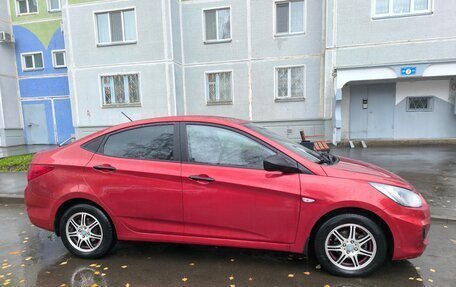 Hyundai Solaris II рестайлинг, 2013 год, 690 000 рублей, 3 фотография