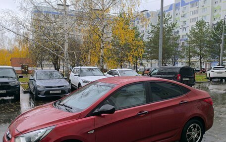 Hyundai Solaris II рестайлинг, 2013 год, 690 000 рублей, 2 фотография