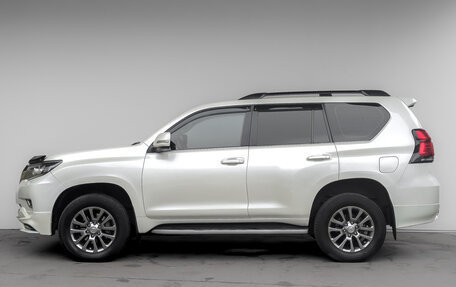 Toyota Land Cruiser Prado 150 рестайлинг 2, 2020 год, 4 500 000 рублей, 7 фотография