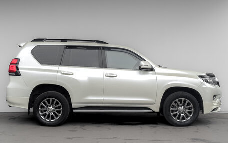 Toyota Land Cruiser Prado 150 рестайлинг 2, 2020 год, 4 500 000 рублей, 4 фотография