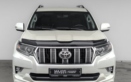 Toyota Land Cruiser Prado 150 рестайлинг 2, 2020 год, 4 500 000 рублей, 2 фотография