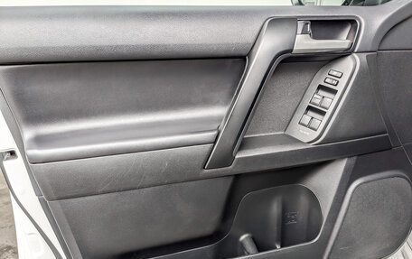 Toyota Land Cruiser Prado 150 рестайлинг 2, 2020 год, 4 500 000 рублей, 19 фотография