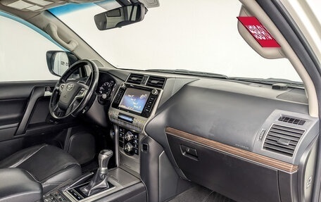 Toyota Land Cruiser Prado 150 рестайлинг 2, 2020 год, 4 500 000 рублей, 10 фотография
