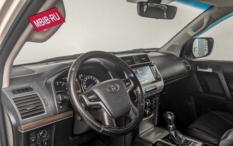 Toyota Land Cruiser Prado 150 рестайлинг 2, 2020 год, 4 500 000 рублей, 16 фотография