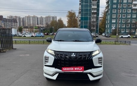 Mitsubishi Montero Sport, 2022 год, 4 100 000 рублей, 2 фотография