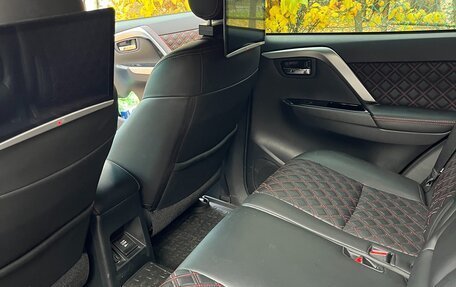 Mitsubishi Montero Sport, 2022 год, 4 100 000 рублей, 16 фотография