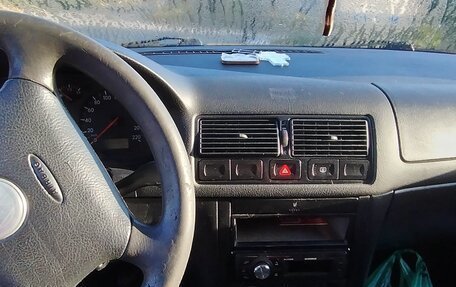 Volkswagen Golf IV, 1998 год, 230 000 рублей, 5 фотография