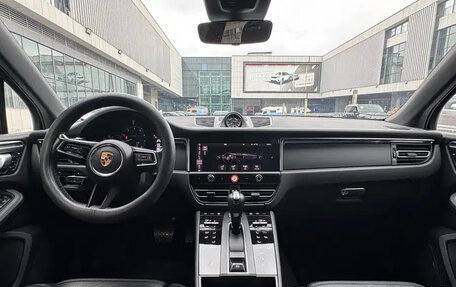 Porsche Macan I рестайлинг, 2022 год, 5 600 000 рублей, 14 фотография