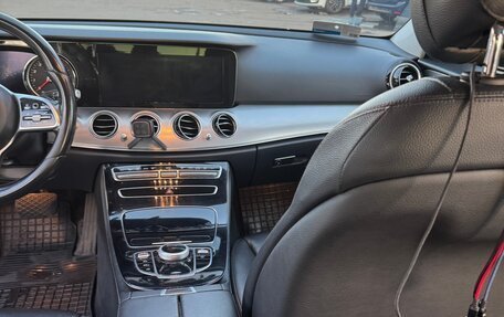 Mercedes-Benz E-Класс, 2019 год, 2 600 000 рублей, 1 фотография